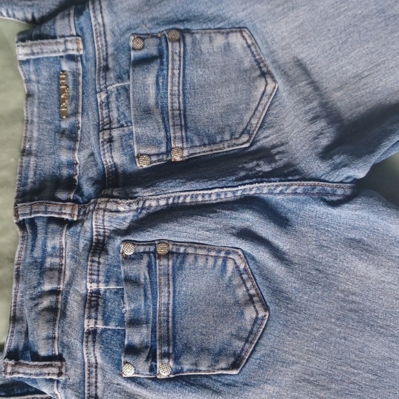 Crocker Denim Lightwash Skinny Jeans With A Double Button Womans Size 3 - Picture 7 of 11